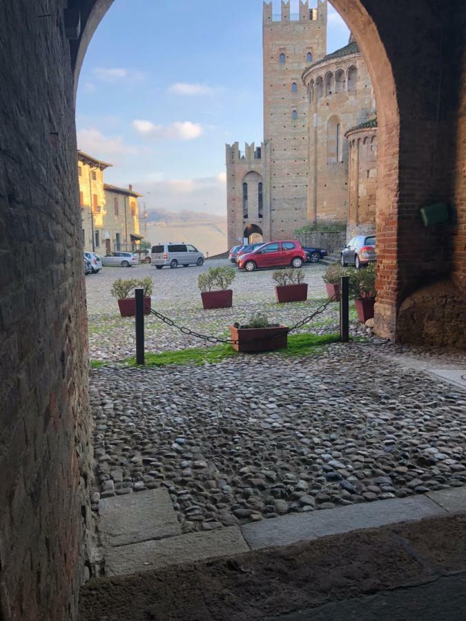 Dimora Del Podesta CastellʼArquato Exteriör bild